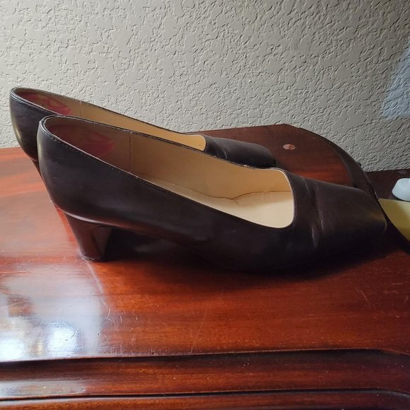 Talbots Brown Leather Pumps - Picture 4 of 10